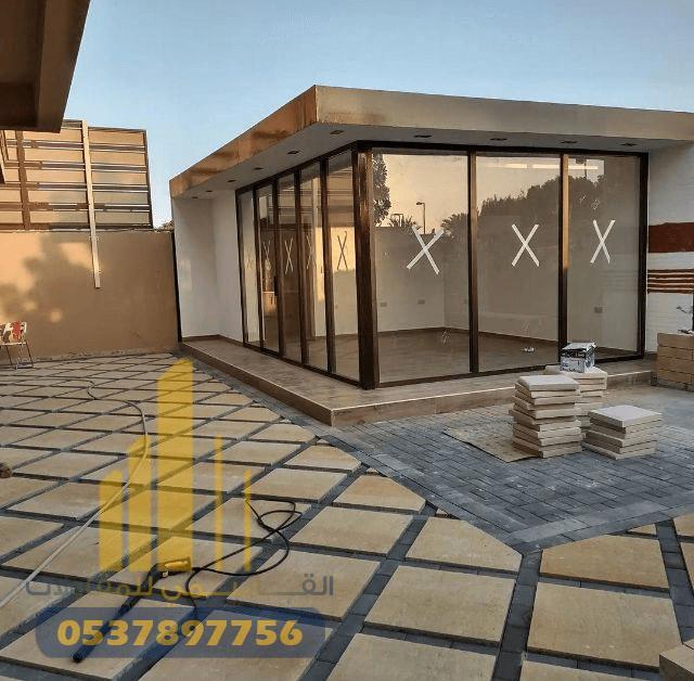 بناء ملاحق ساندوتش بانل بالرياض | شركة القاسمي للمقاولات | عازلة وسريعة التنفيذ